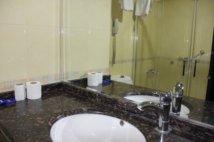 Room 11 of 25