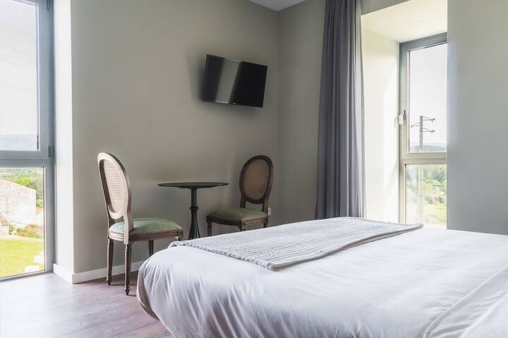 Room 4 of 25