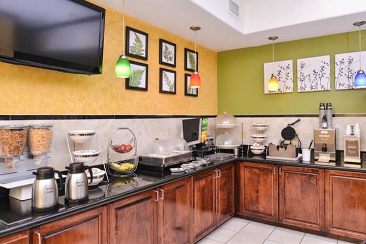Breakfast area