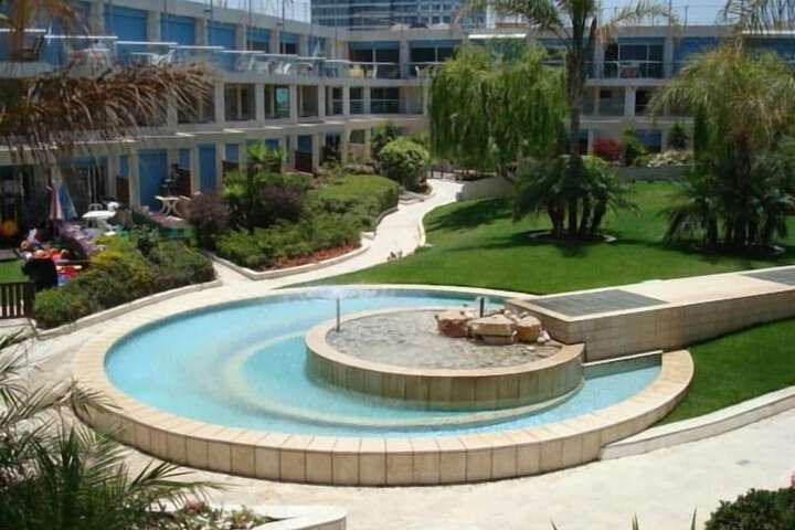 Hotel Pool