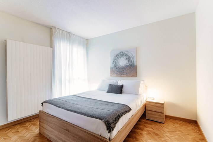 Room 4 of 124