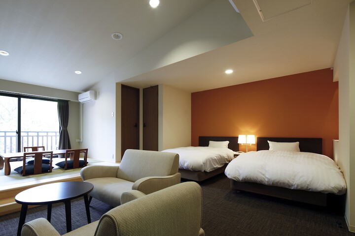 Room 9 of 27