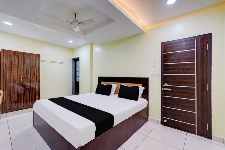 Room 4 of 13