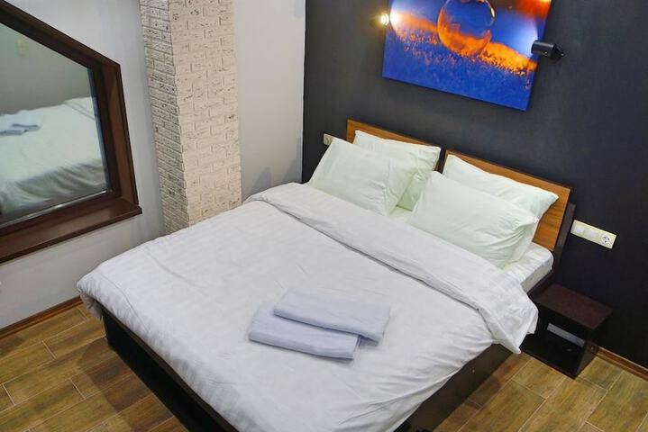 Room 5 of 13