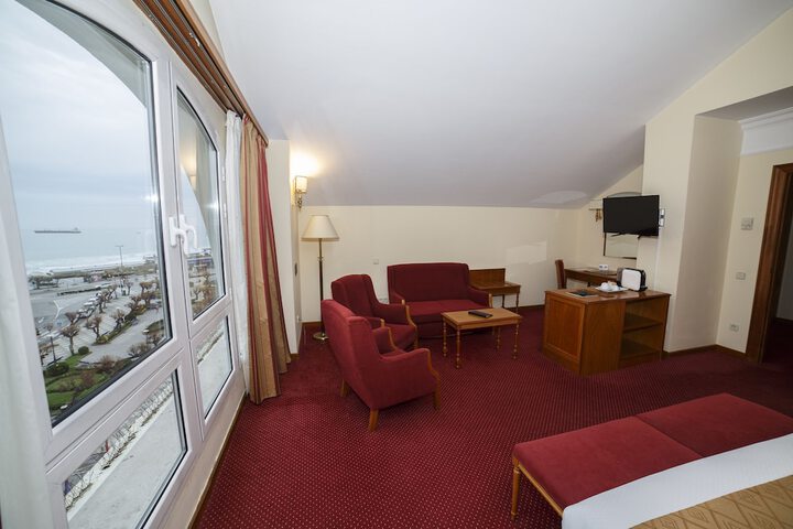 Room 19 of 49