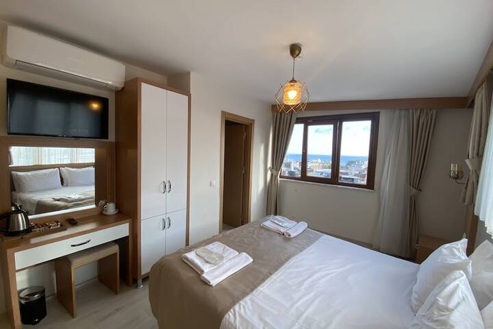Room 20 of 99