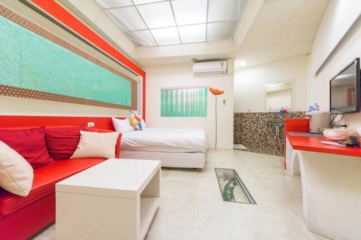 Room 10 of 34