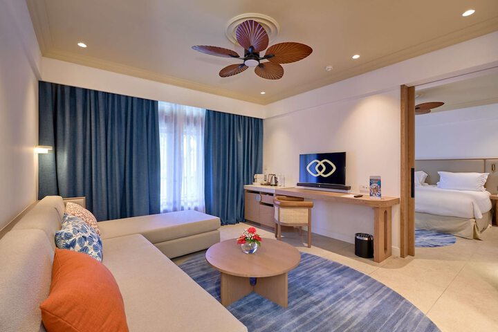 Room 35 of 142