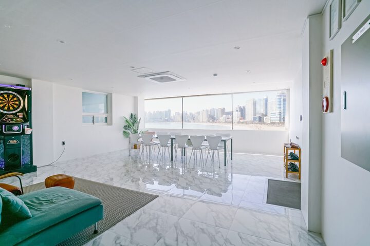 Room 2 of 40