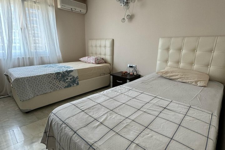 Room 11 of 40
