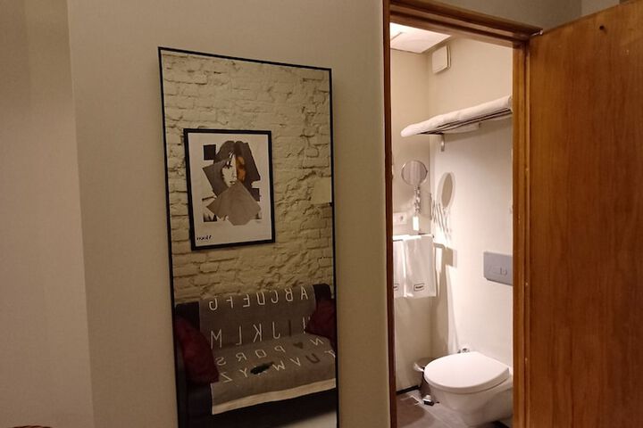 Room 34 of 73
