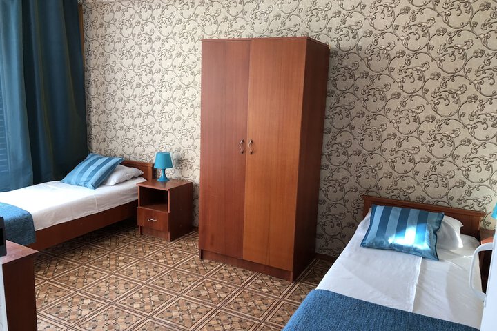 Room 6 of 20