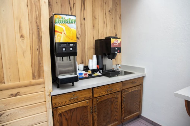 Breakfast/Coffee Service 29 of 33