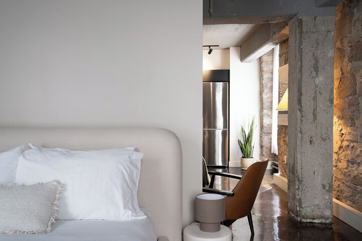Room 40 of 151