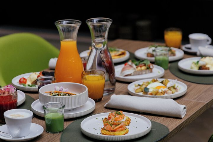 Breakfast/Coffee Service 152 of 253
