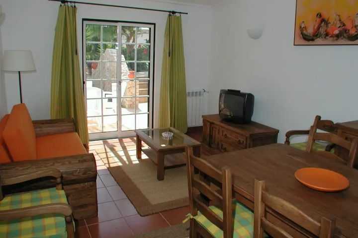 Room 4 of 11