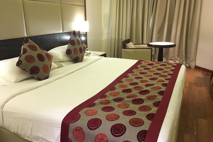 Room 10 of 48