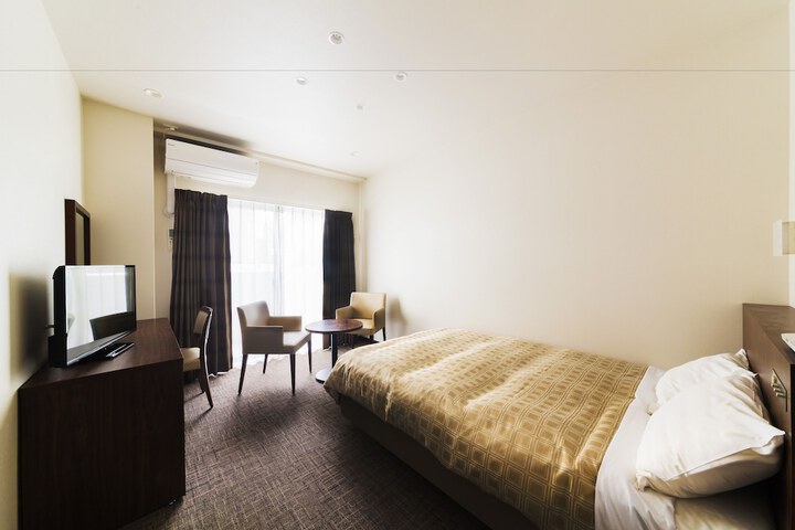 Room 5 of 48