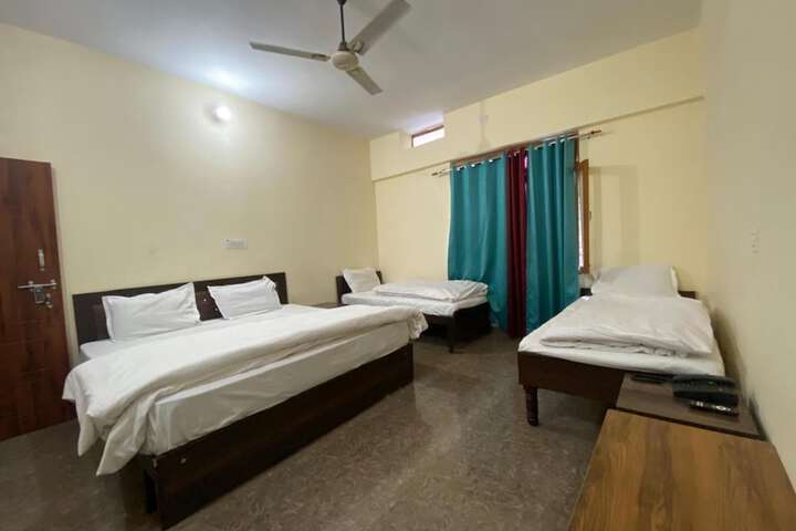 Room 10 of 38