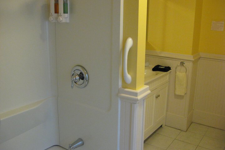 Room 53 of 114