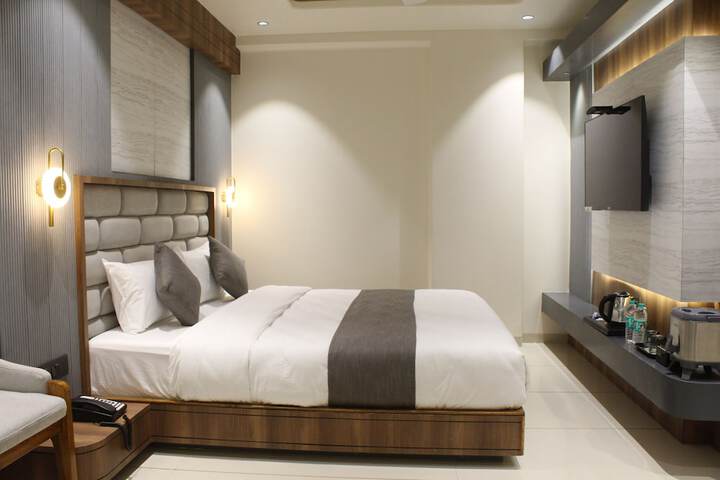 Room 51 of 76