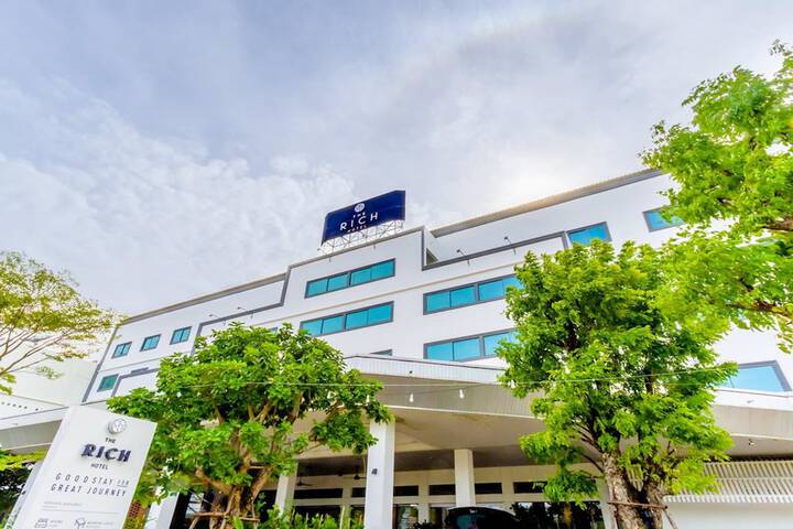 Hotel 96 of 100