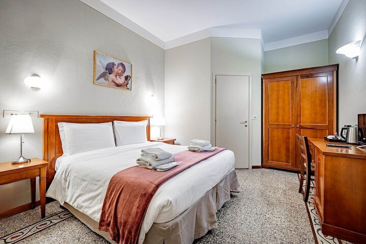 Room 25 of 65