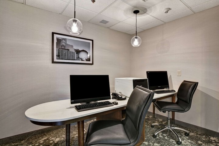 Business Center 56 of 60