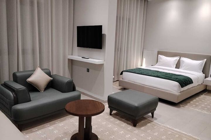Room 8 of 47