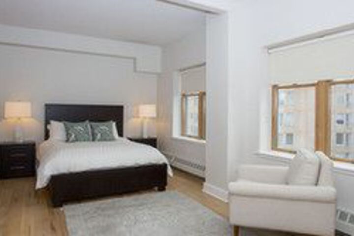 Room 12 of 27