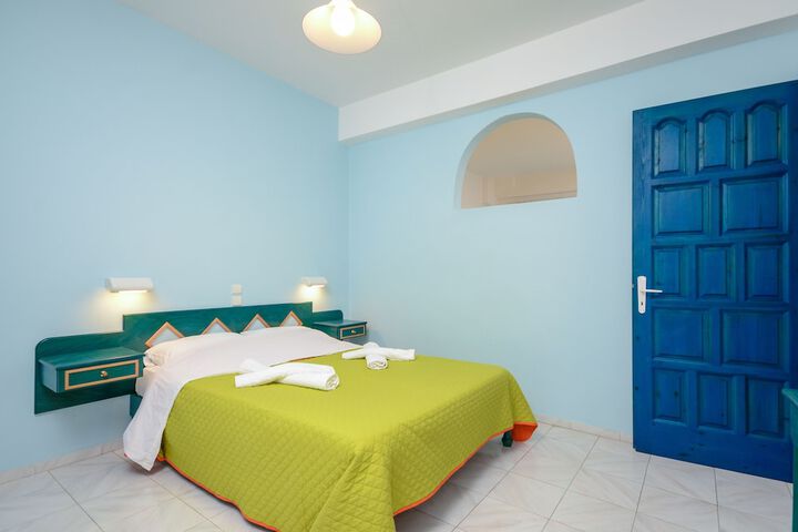 Room 17 of 122