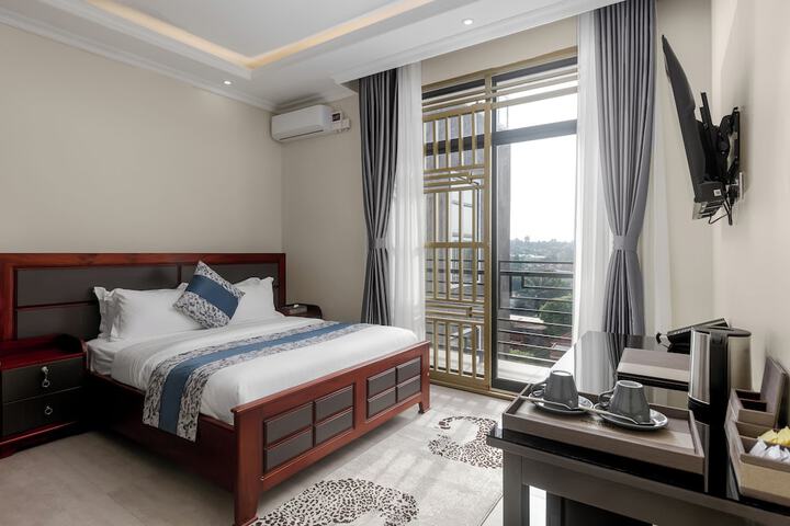 Room 2 of 9