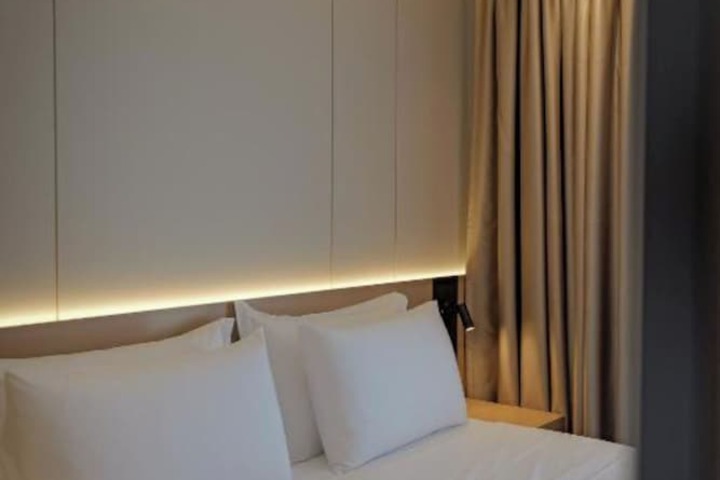 Room 51 of 171