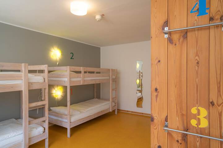 Room 37 of 133