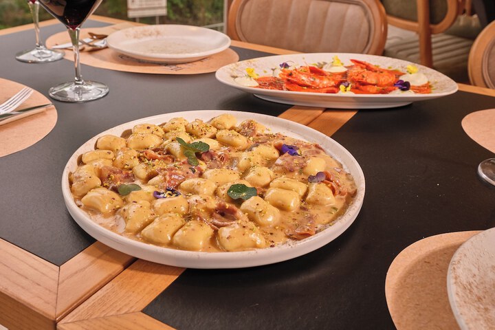 Dining 148 of 197