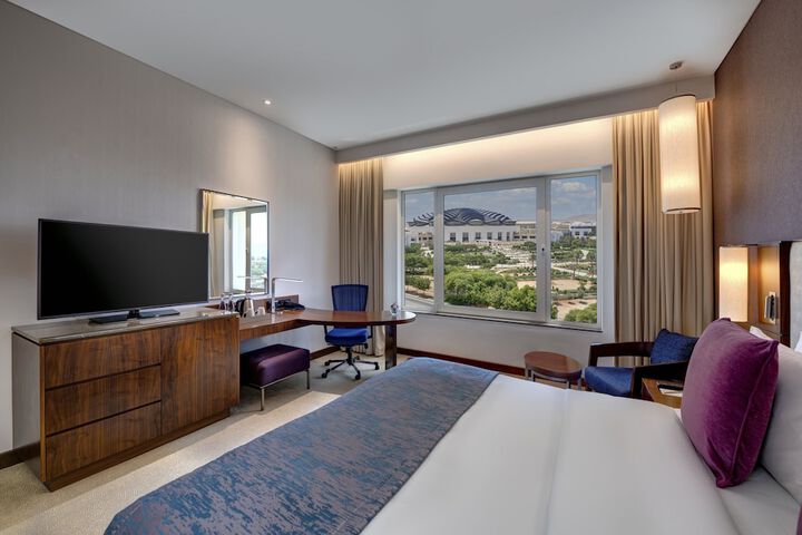 Room 52 of 167