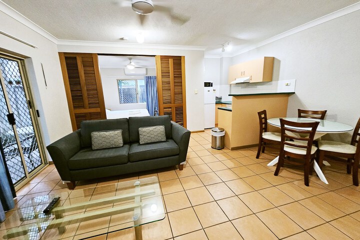 Room 12 of 28