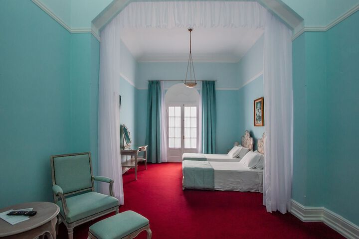 Room 7 of 76