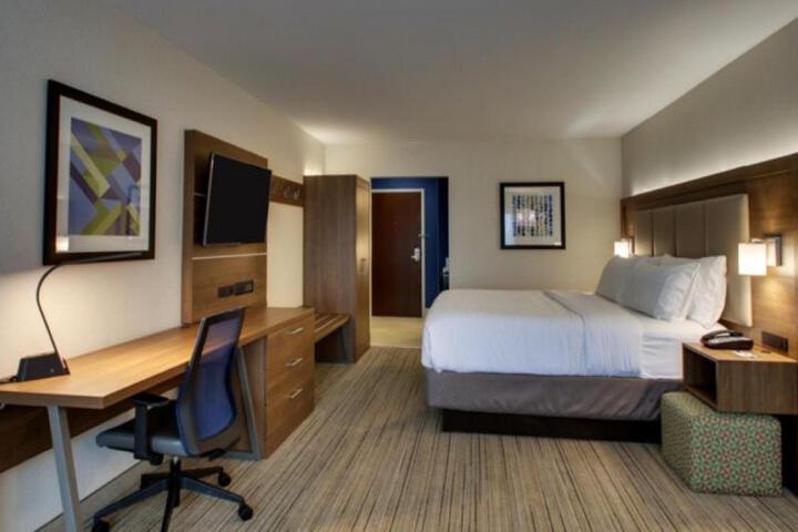 Standard | King Bed (15 of 16)