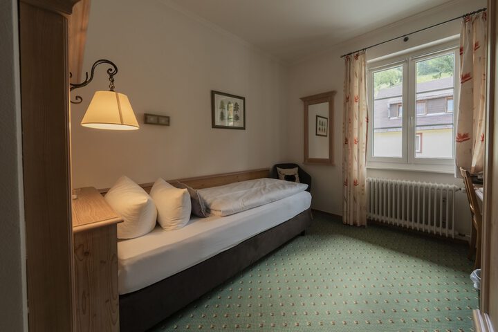Room 4 of 54