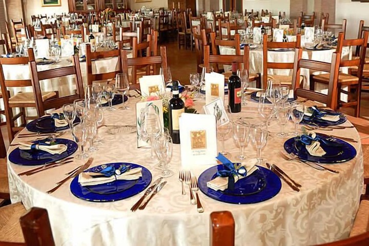 Ballroom/Hall 32 of 60