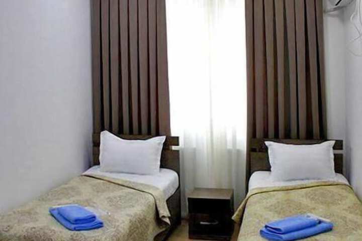 Room 6 of 23