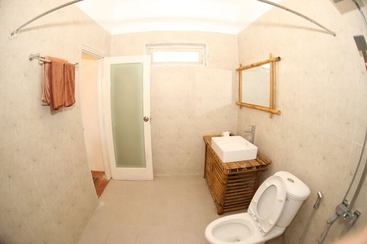 Room 5 of 21