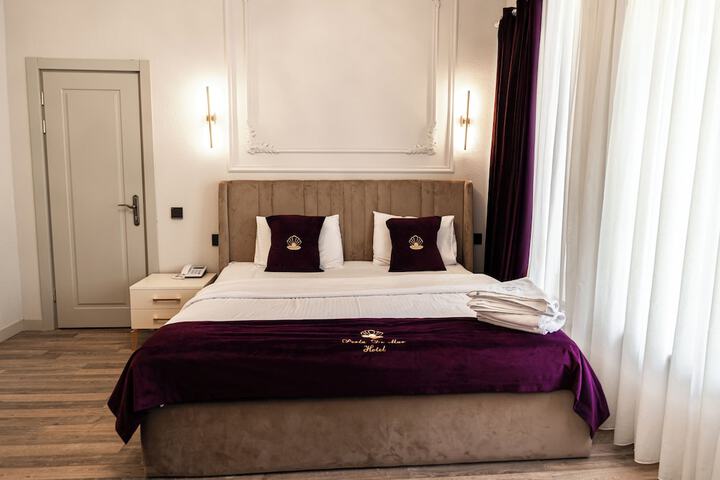 Room 6 of 15