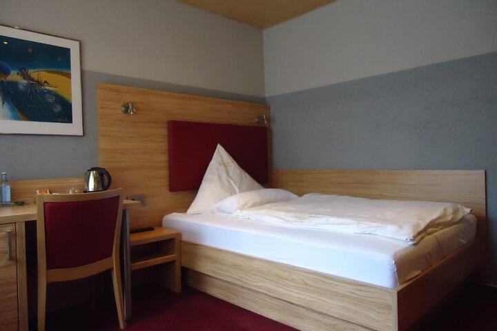 Room 10 of 46