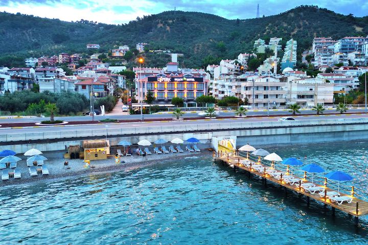 Lopera Beach Hotel in Edremit