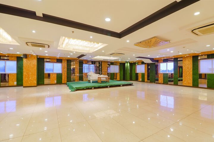 Ballroom/Hall 40 of 43
