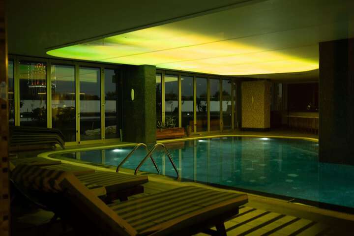 Pool 101 of 204