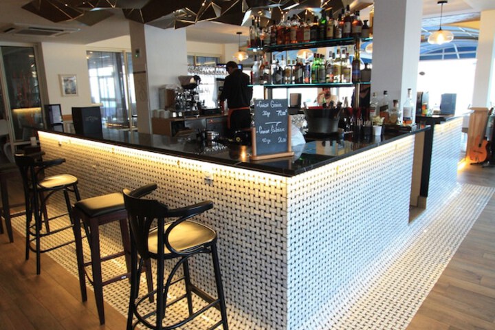 Lounge 79 of 89