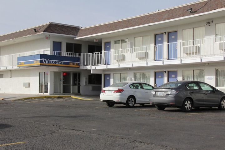 Hotel Entry